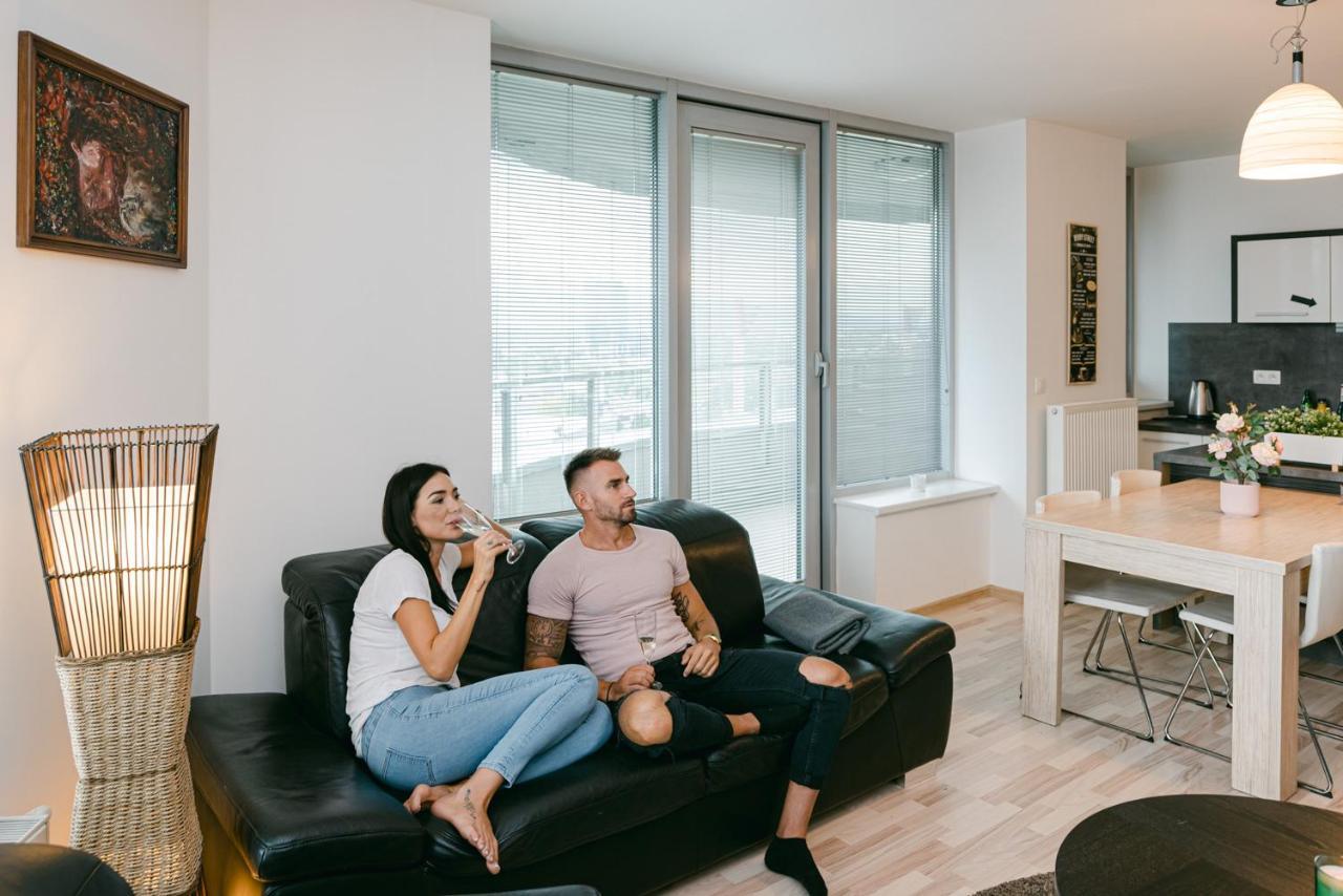 Slavic Spacious Apartment Bratysława Zewnętrze zdjęcie